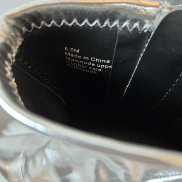 Abound Erin Faux Leather Silver Ankle Boots - New Sz 8.5 - Picture 8 of 12